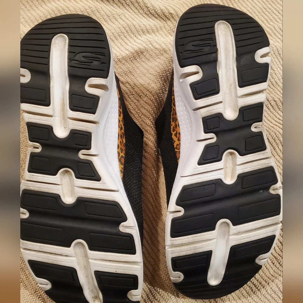 Skechers, Arch Fit  Slip-On Sneakers - Picture 5 of 9